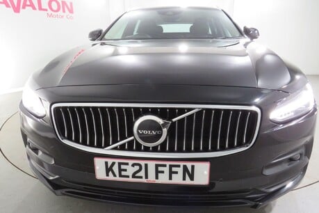 Volvo V90 B4 MOMENTUM MHEV Image 11