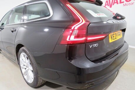 Volvo V90 B4 MOMENTUM MHEV Image 17