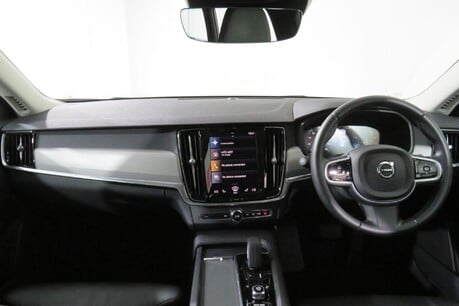 Volvo V90 B4 MOMENTUM MHEV Image 19