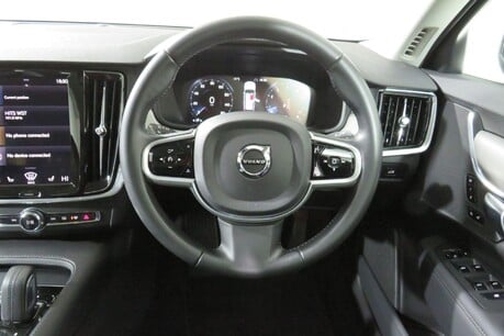 Volvo V90 B4 MOMENTUM MHEV Image 43