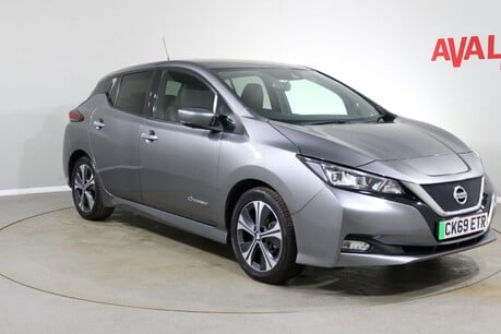 Nissan LEAF TEKNA Image 1