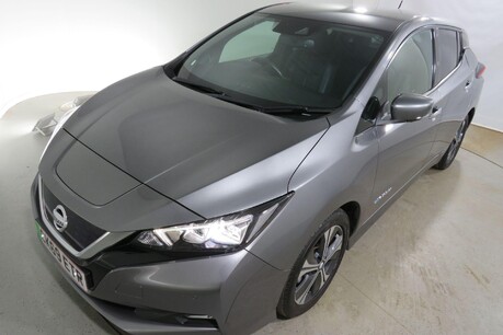 Nissan LEAF TEKNA Image 12