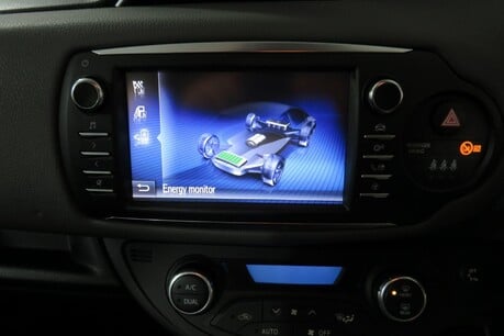 Toyota Yaris VVT-I ICON TECH Image 23