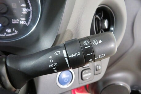 Toyota Yaris VVT-I ICON TECH Image 34