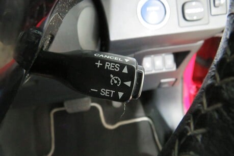 Toyota Yaris VVT-I ICON TECH Image 36