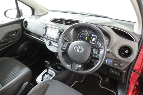 Toyota Yaris VVT-I ICON TECH Image 38