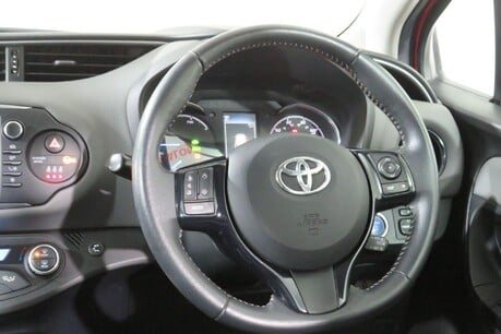 Toyota Yaris VVT-I ICON TECH Image 40