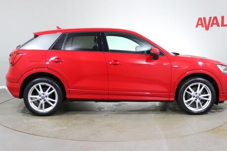 Audi Q2 TFSI S LINE Image 10