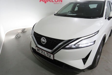 Nissan Qashqai DIG-T ACENTA PREMIUM MHEV Image 17