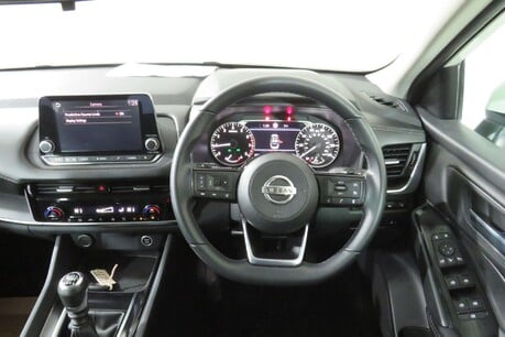 Nissan Qashqai DIG-T ACENTA PREMIUM MHEV Image 20