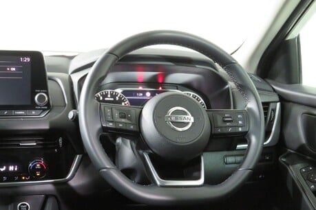 Nissan Qashqai DIG-T ACENTA PREMIUM MHEV Image 43