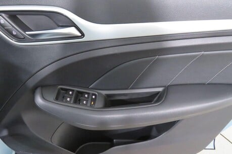 MG ZS EXCLUSIVE Image 29