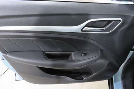 MG ZS EXCLUSIVE Image 32