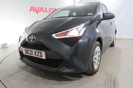 Toyota Aygo VVT-I X-PLAY TSS Image 6