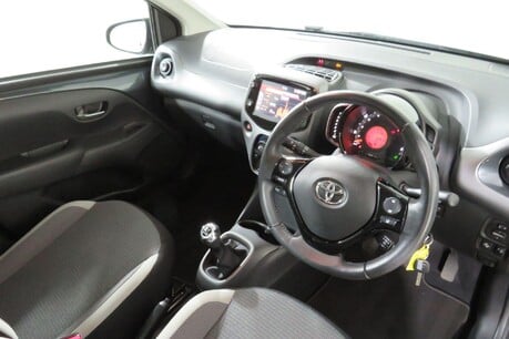 Toyota Aygo VVT-I X-PLAY TSS Image 13