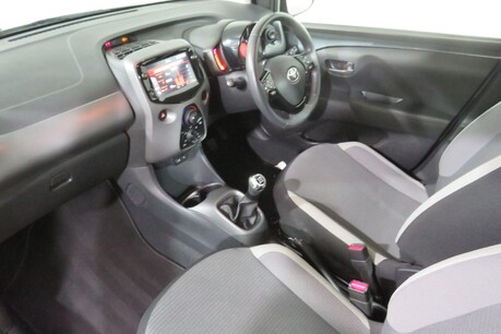 Toyota Aygo VVT-I X-PLAY TSS Image 15