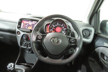 Toyota Aygo VVT-I X-PLAY TSS Image 37