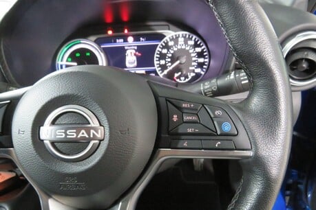 Nissan Juke TEKNA Image 31