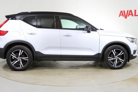 Volvo XC40 T3 R-DESIGN Image 12