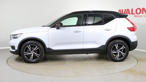 Volvo XC40 T3 R-DESIGN Interior