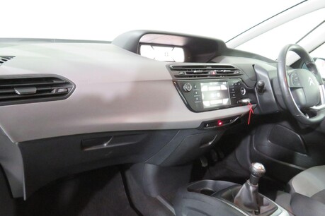 Citroen C4 Picasso HDI VTR PLUS Image 17