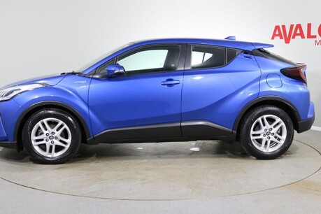 Toyota C-HR ICON Image 6