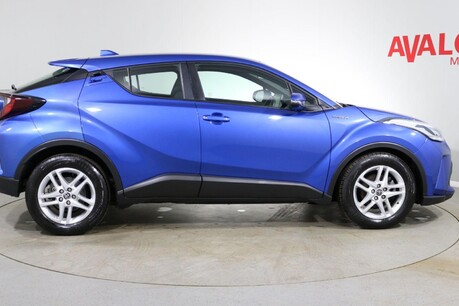 Toyota C-HR ICON Image 8