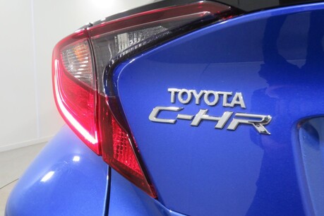 Toyota C-HR ICON Image 32