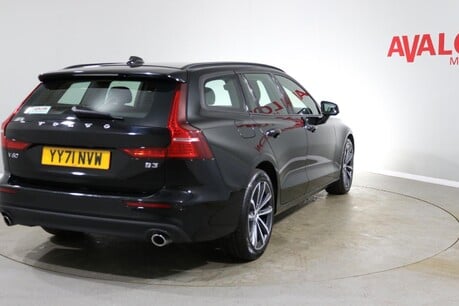 Volvo V60 B3 MOMENTUM MHEV Image 8