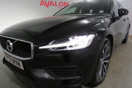 Volvo V60 B3 MOMENTUM MHEV Image 48