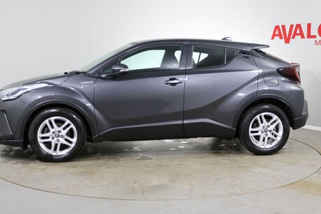 Toyota C-HR ICON Image 9