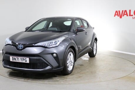 Toyota C-HR ICON Image 4