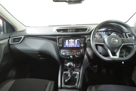 Nissan Qashqai DIG-T ACENTA PREMIUM Image 2