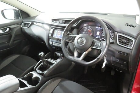 Nissan Qashqai DIG-T ACENTA PREMIUM Image 12