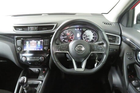 Nissan Qashqai DIG-T ACENTA PREMIUM Image 13