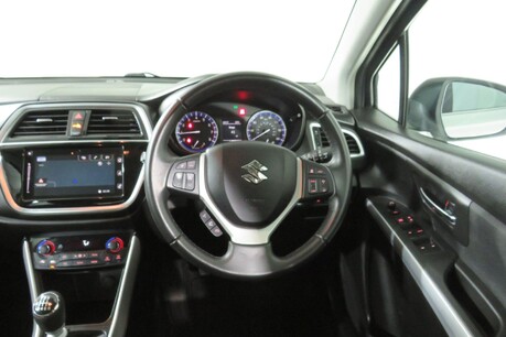 Suzuki SX4 S-Cross SZ-T BOOSTERJET MHEV Image 37