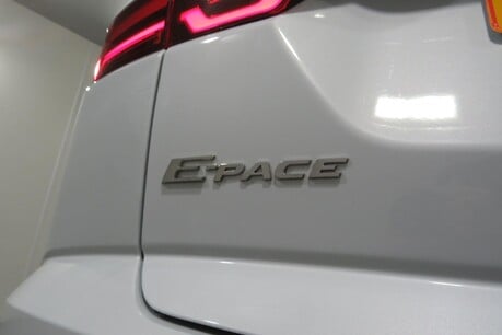 Jaguar E-Pace SE Image 50