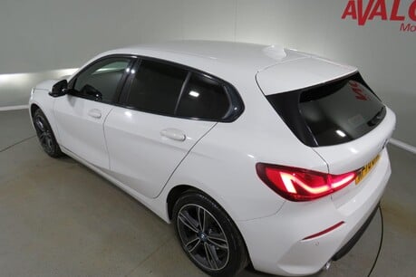 BMW 1 Series 118D SPORT Image 5