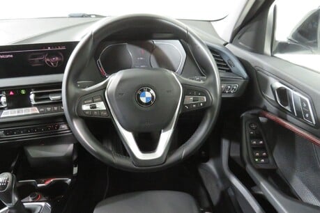 BMW 1 Series 118D SPORT Image 41