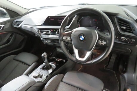 BMW 1 Series 118D SPORT Image 44