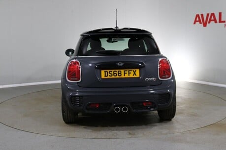 Mini Hatch COOPER S Image 11