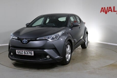 Toyota C-HR ICON Image 4