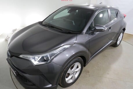 Toyota C-HR ICON Image 7