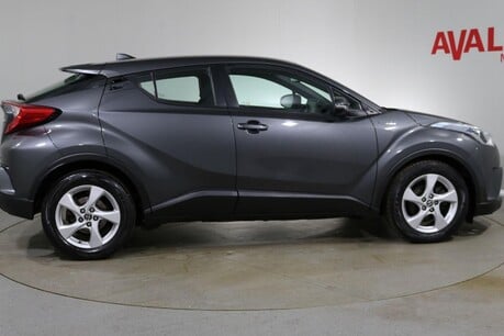 Toyota C-HR ICON Image 13