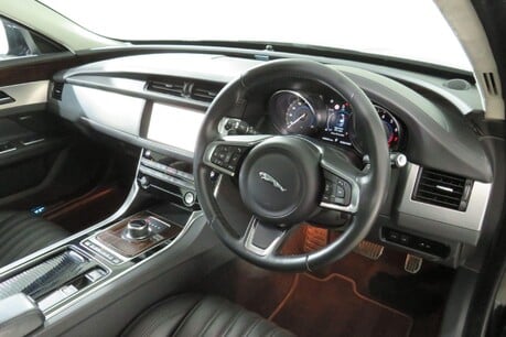 Jaguar XF PORTFOLIO Image 29