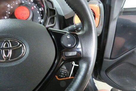 Toyota Aygo VVT-I JBL EDITION TSS Image 21