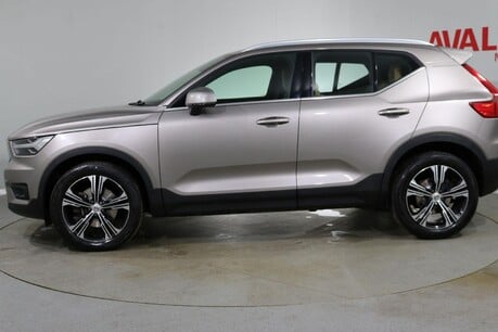 Volvo XC40 B4 INSCRIPTION PRO MHEV Image 3