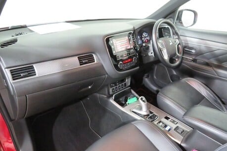 Mitsubishi Outlander PHEV 4H Image 17