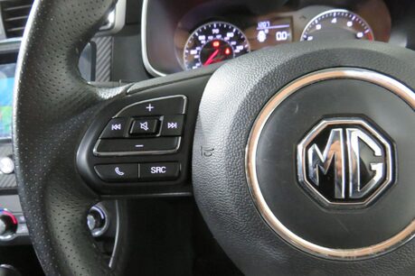 MG ZS EXCLUSIVE Image 20