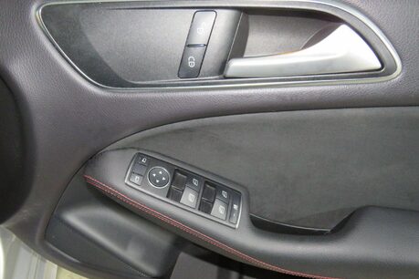 Mercedes-Benz B Class B 200 D AMG LINE EXECUTIVE Image 28